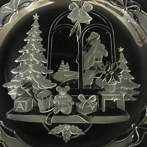 Mikasa Huge Serving Platter Plate Clear Frosted Glass Winter Christmas Scene 14" - Picture 2 of 9